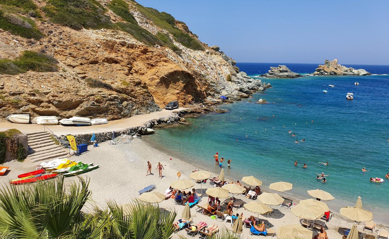 Photo de Mades beach avec sable beige de surface