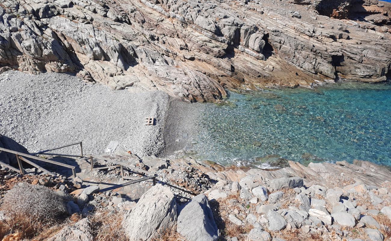 Photo de Paralia Vlichadia avec galets beige de surface
