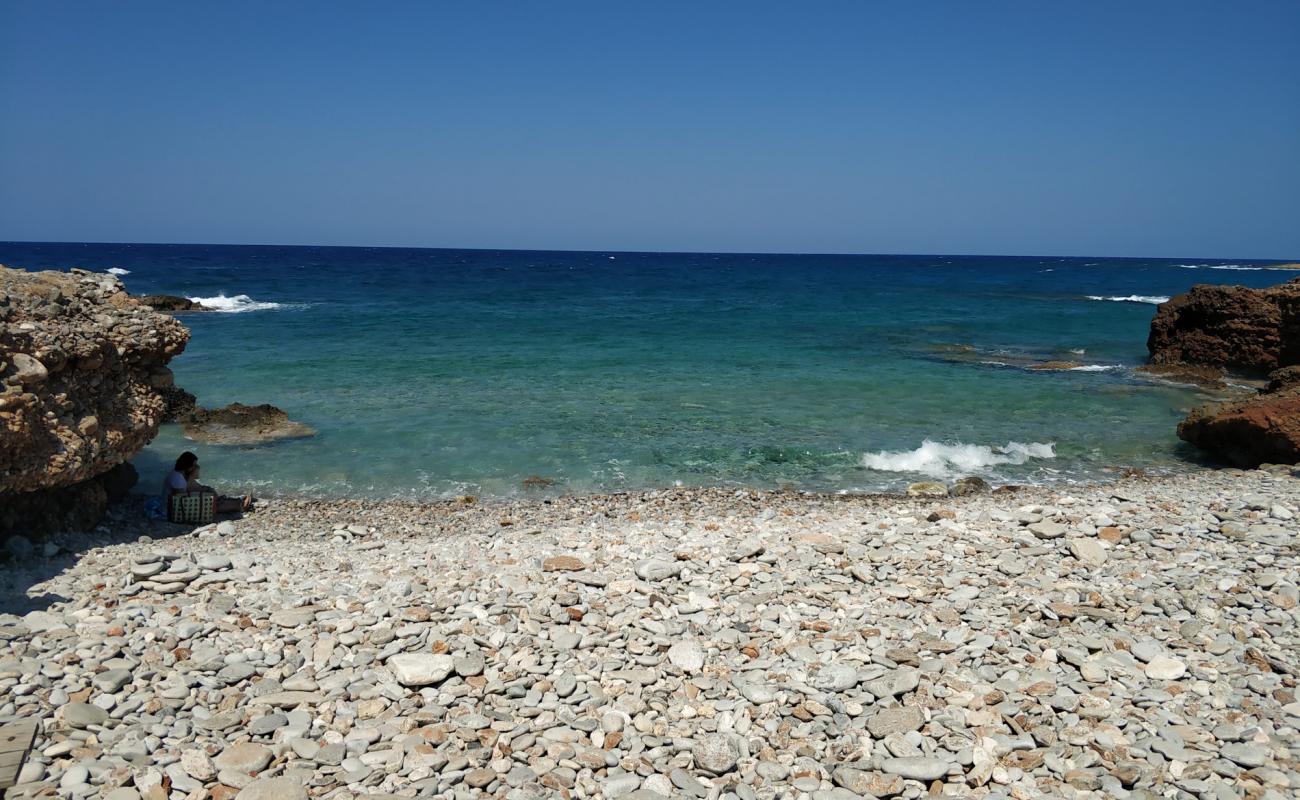 Photo de Lagadaki beach avec galets beige de surface