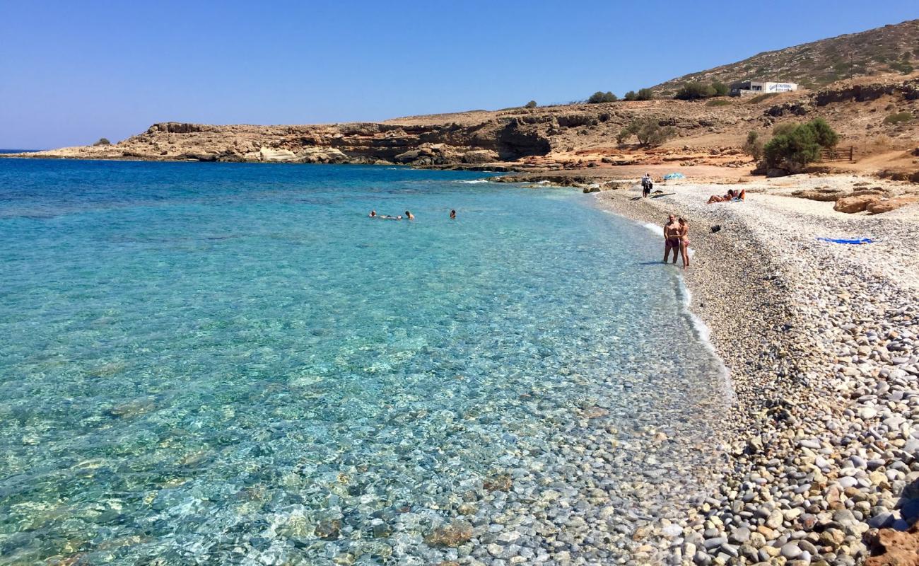 Photo de Agios Antonios avec galets beige de surface