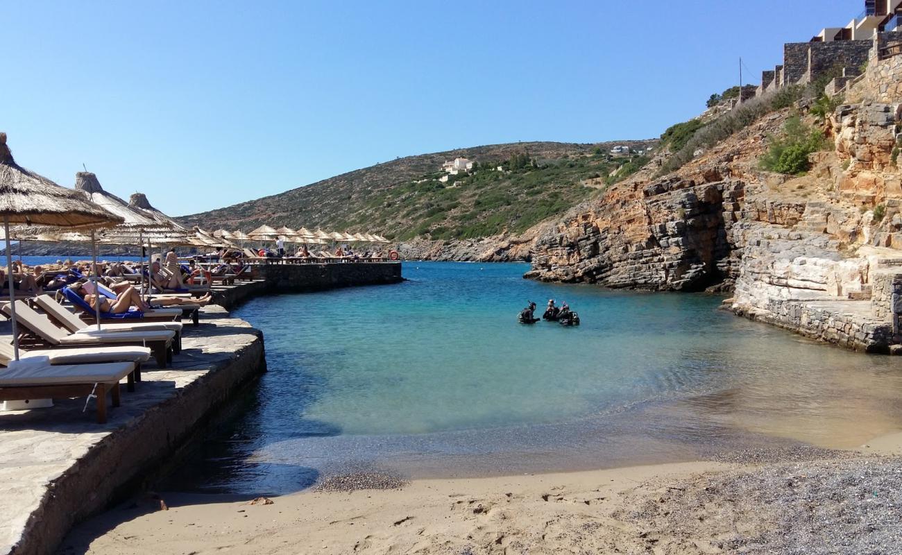 Photo de Candia Beach II avec sable fin brun de surface