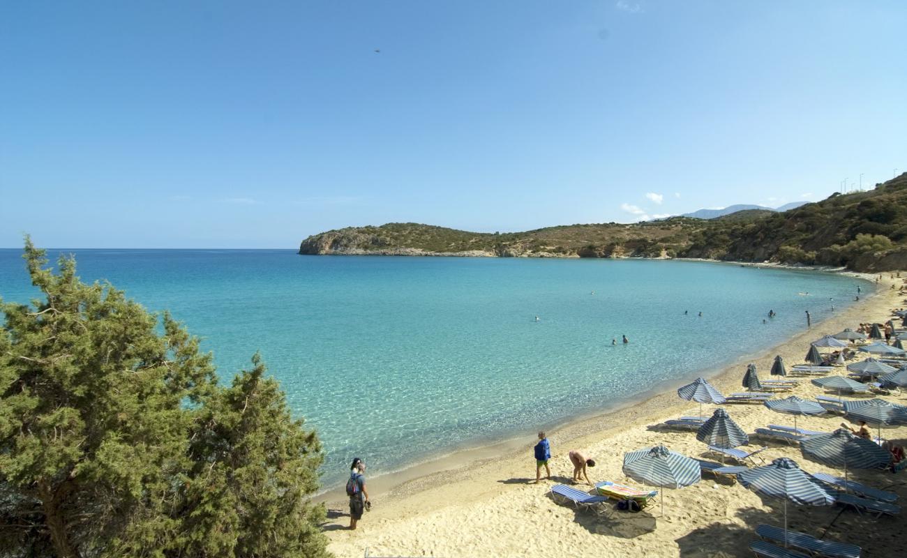 Photo de Karavostasi avec sable beige & galets de surface