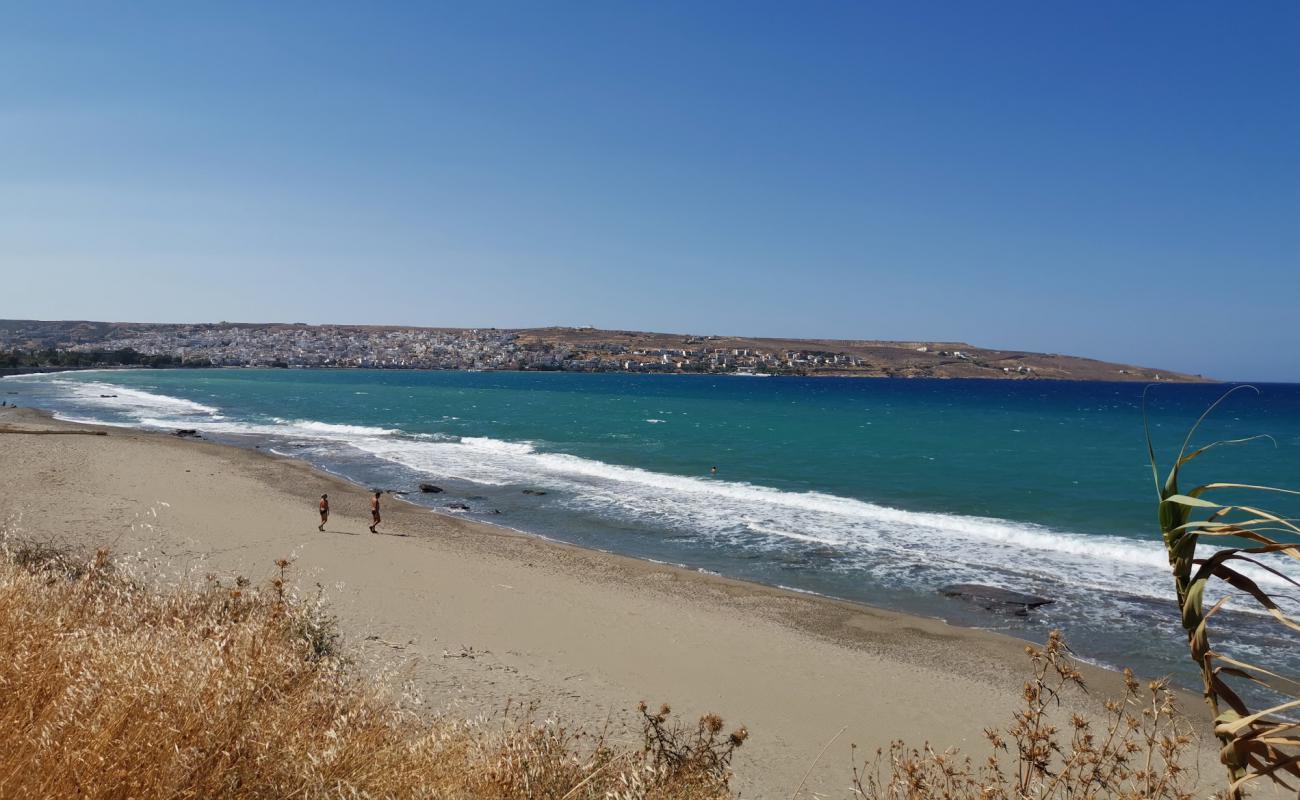 Photo de Petras beach avec caillou clair de surface