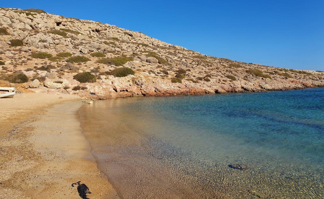 Photo de Tent beach avec sable lumineux de surface