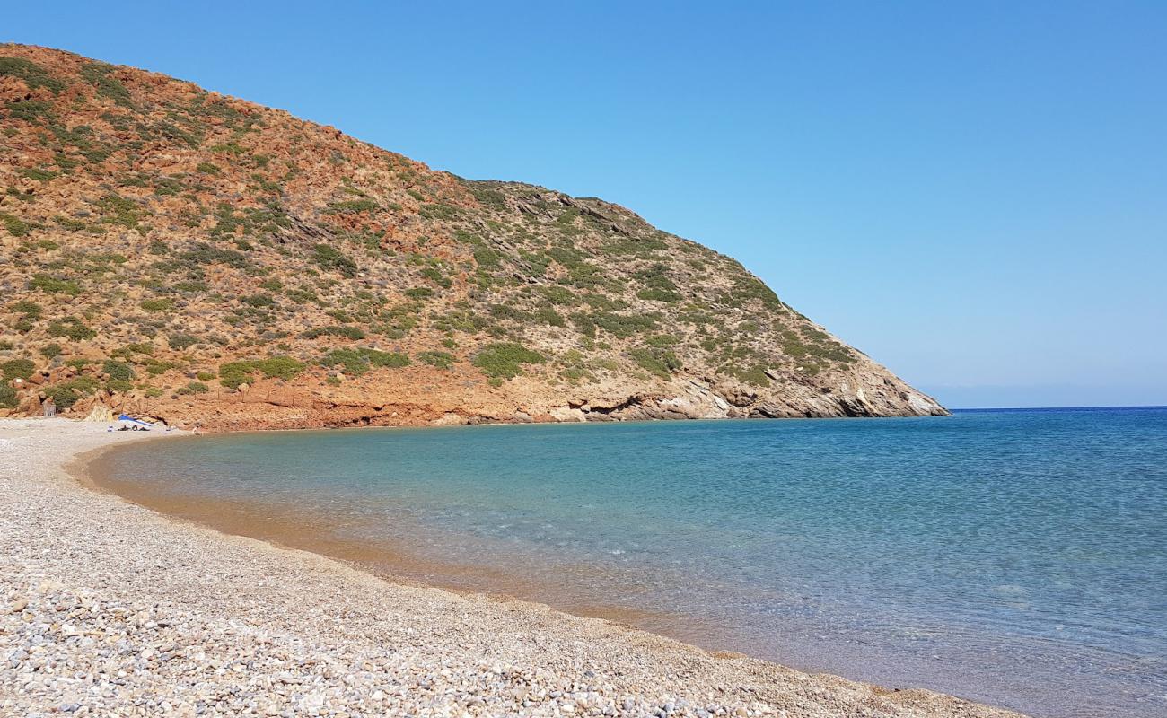 Photo de Maridati beach avec petits galets beige de surface