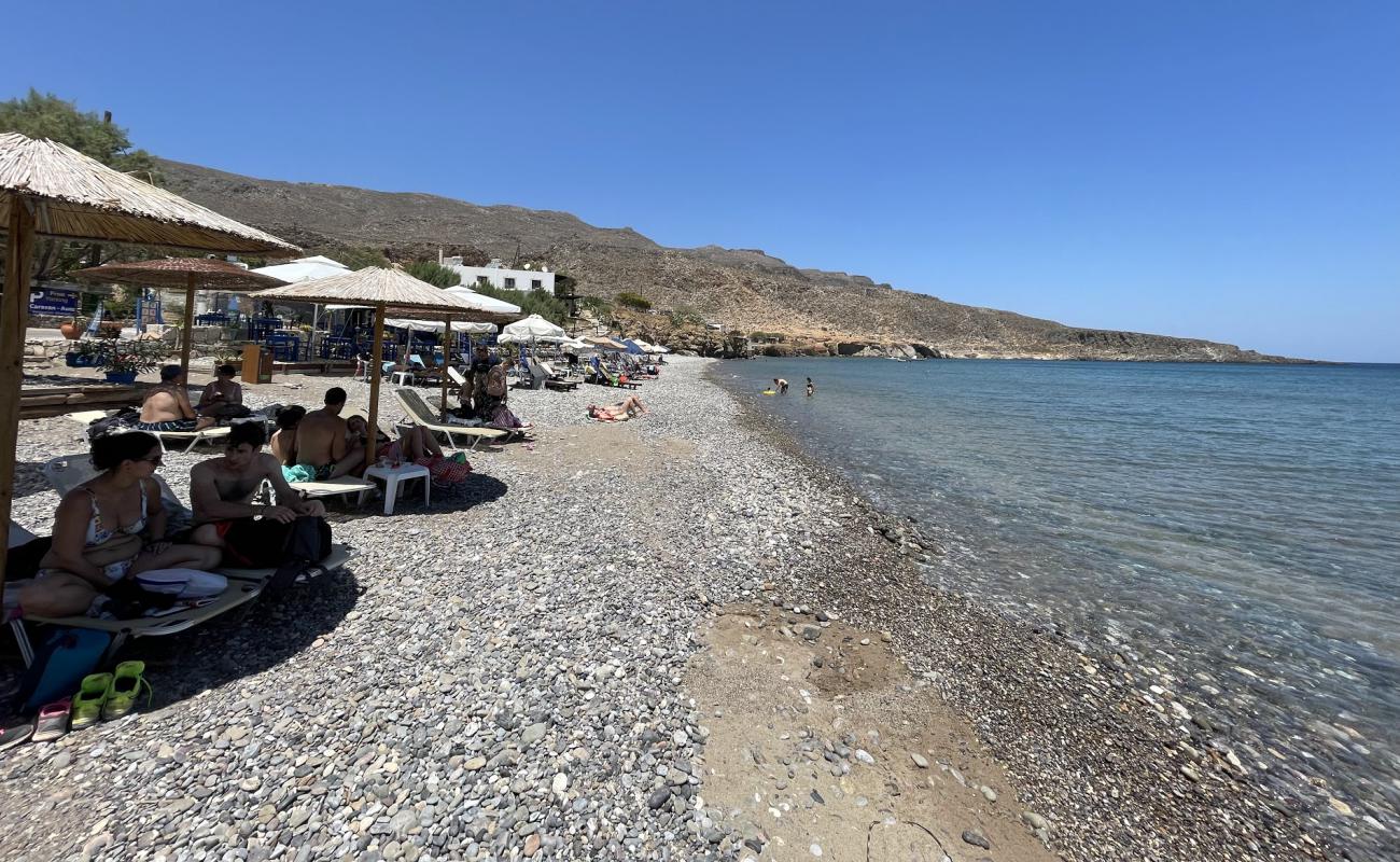 Photo de Kato Zakros beach avec sable gris avec caillou de surface