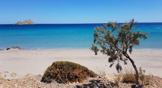 Papadakion beach