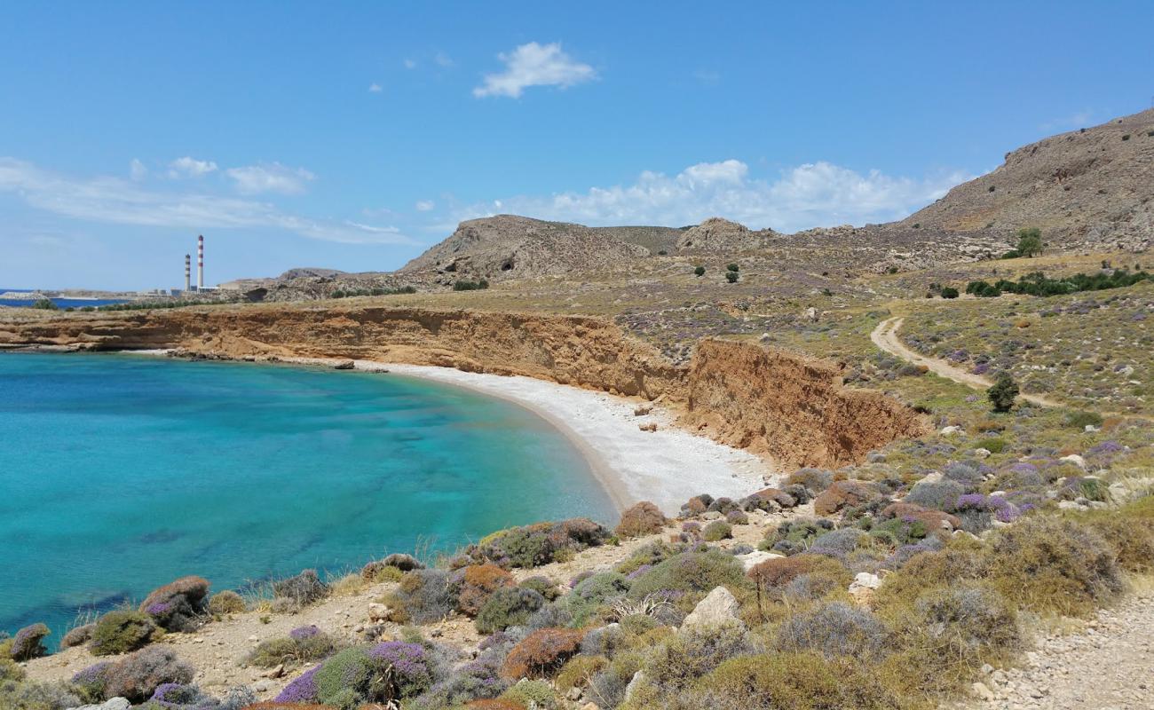 Photo de Vlychada beach avec galets beige de surface