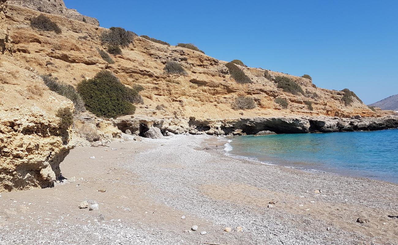 Photo de Kalami beach avec petits galets gris de surface