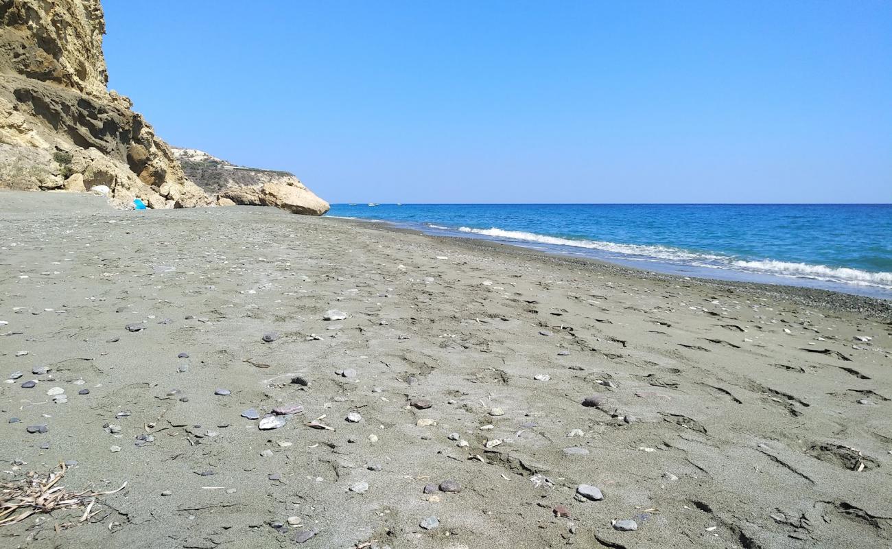 Photo de Vourdolakos beach avec sable beige de surface