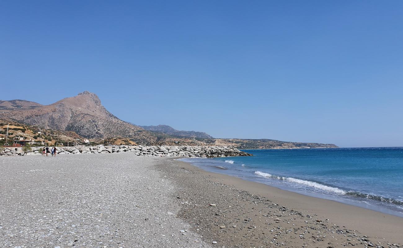 Photo de Kastri beach avec sable beige & galets de surface