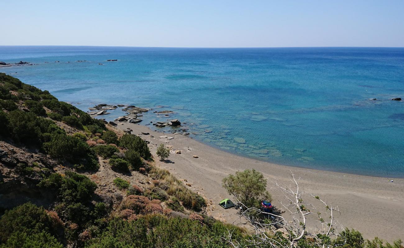 Photo de Krassas beach avec sable brun de surface