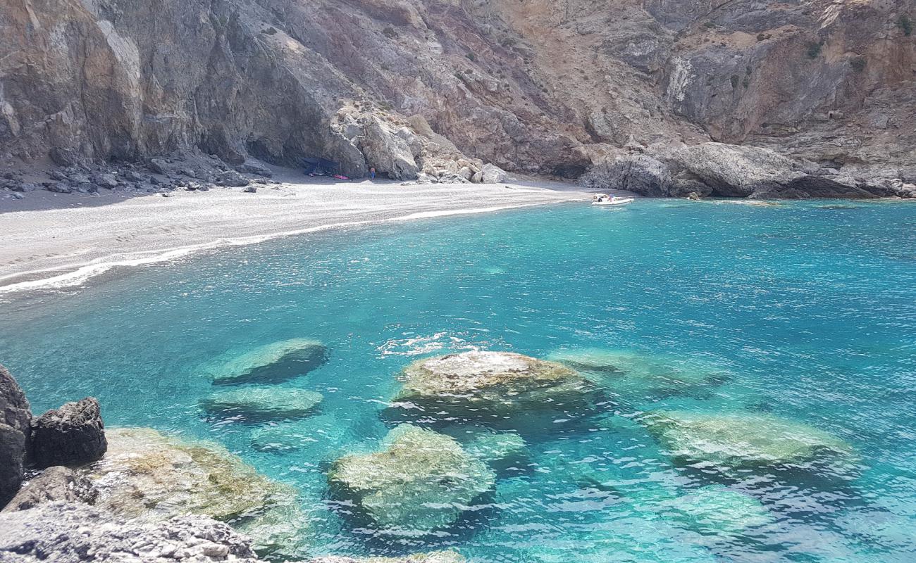 Photo de Sfakidia beach avec petits galets gris de surface