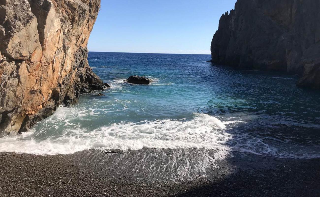 Photo de Katarti beach avec caillou gris de surface