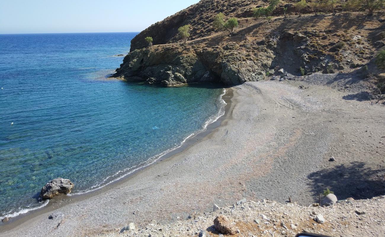 Photo de Limanaki beach avec galets gris de surface