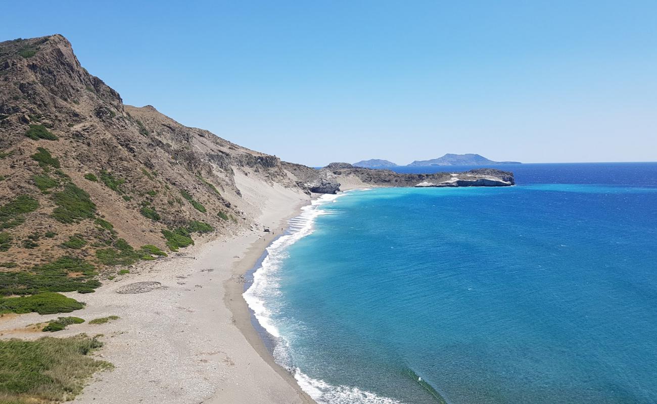 Photo de Agios Pavlos beach II avec petits galets gris de surface