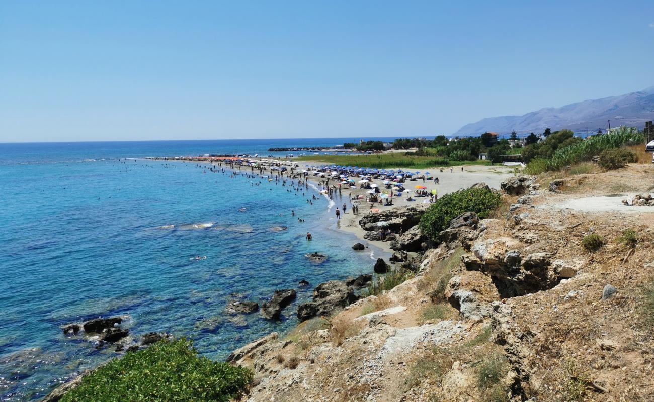 Photo de Frangokastello beach avec sable gris de surface