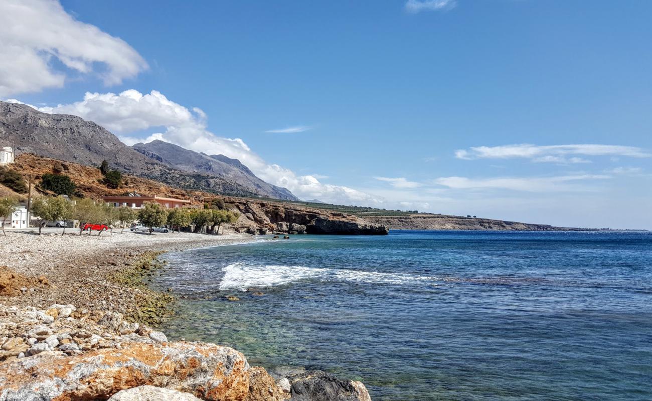 Photo de Castello beach avec galets gris de surface
