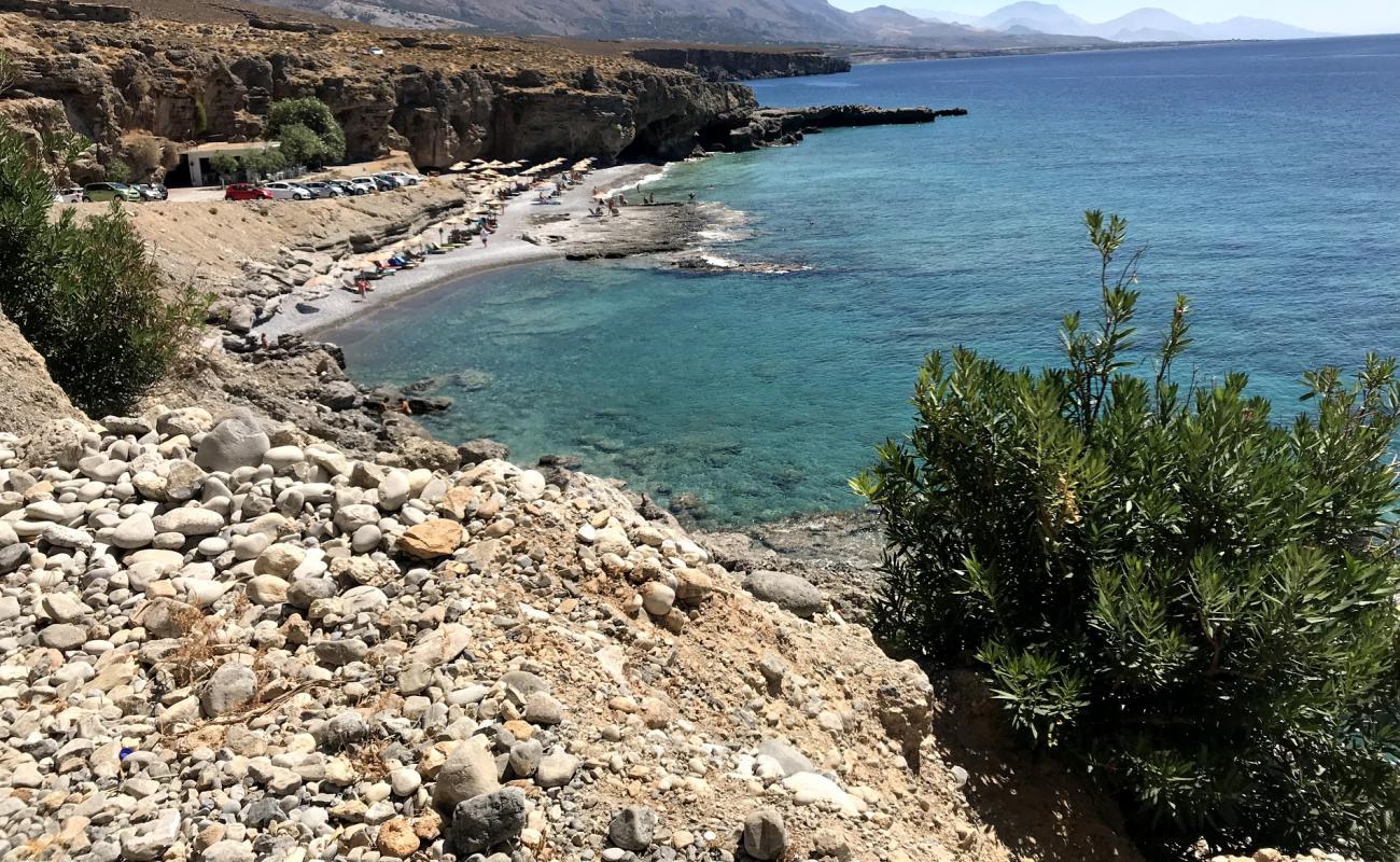 Photo de Filaki beach avec caillou fin gris de surface