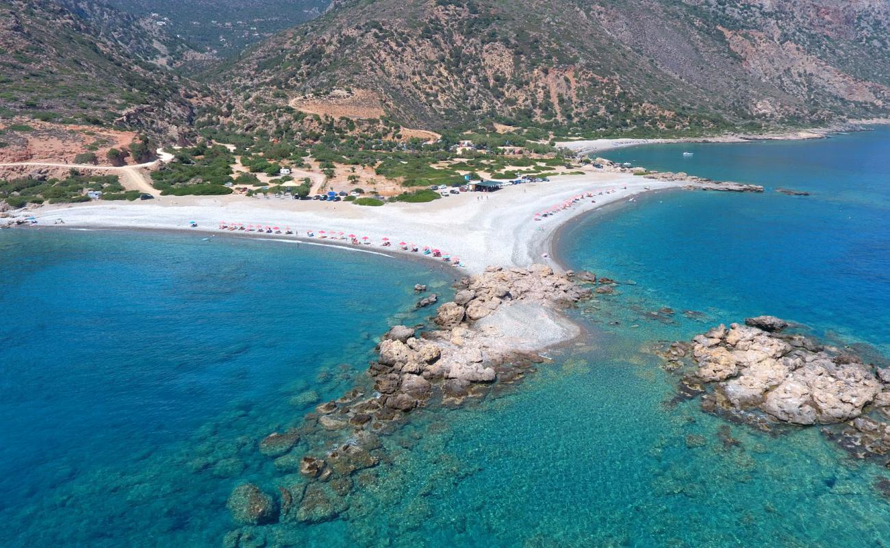 Photo de Plage de Gialiskari avec galets gris de surface