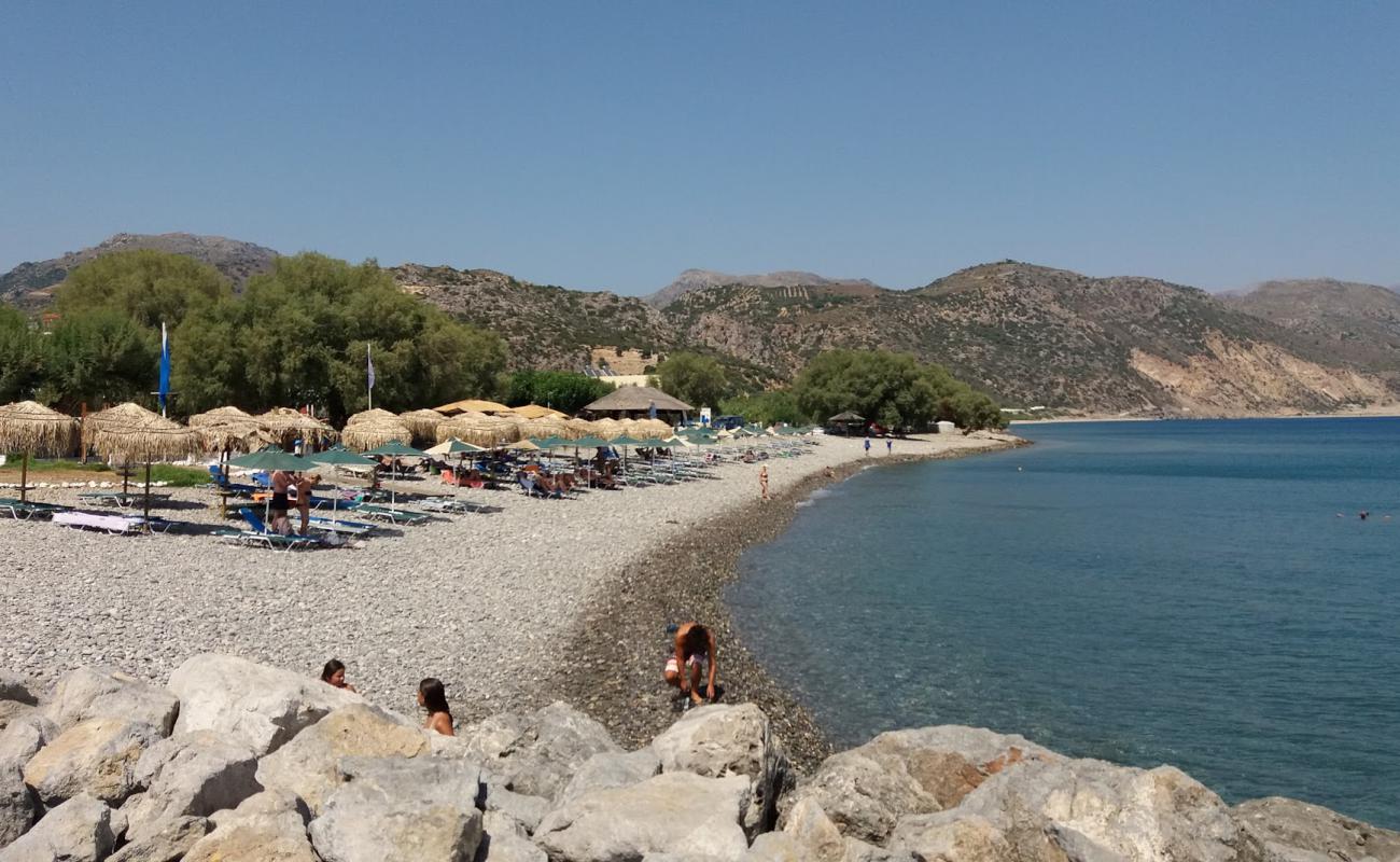 Photo de Chalikia beach avec caillou gris de surface