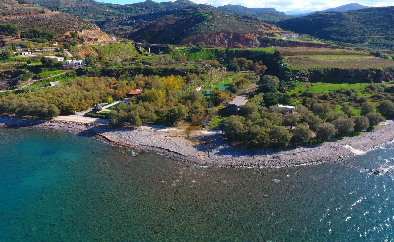 Photo de Nopigia Beach avec terrain rocheux de surface