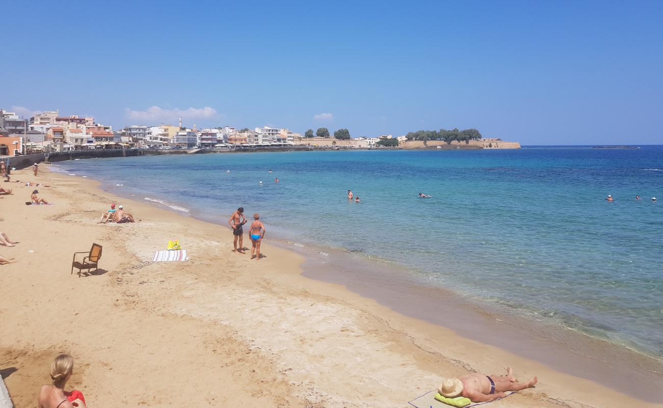 Photo de Koum Kapi Beach avec sable beige de surface