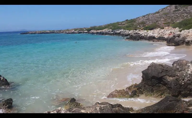 Photo de Maherida Beach avec sable beige de surface