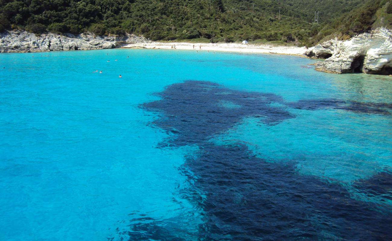 Photo de Mesovrika beach avec galets beige de surface