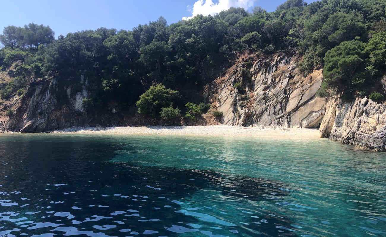 Photo de Tsoutsouli beach II avec sable clair avec caillou de surface