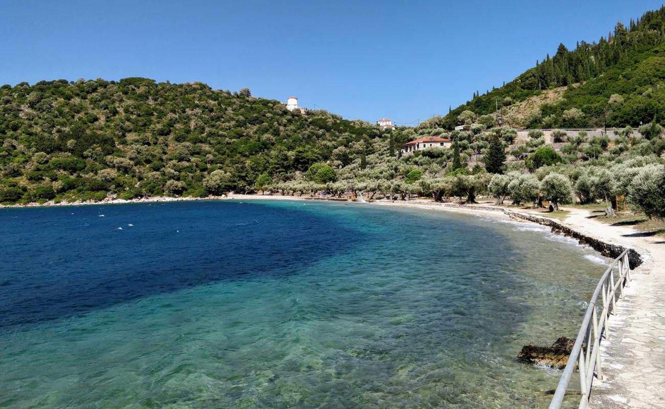 Photo de Plage de Dexa avec caillou fin clair de surface