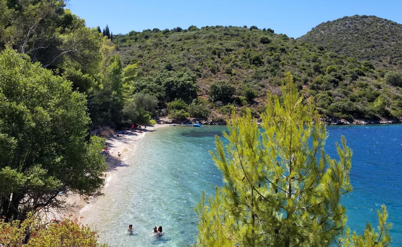 Photo de Minimata Beach avec caillou clair de surface