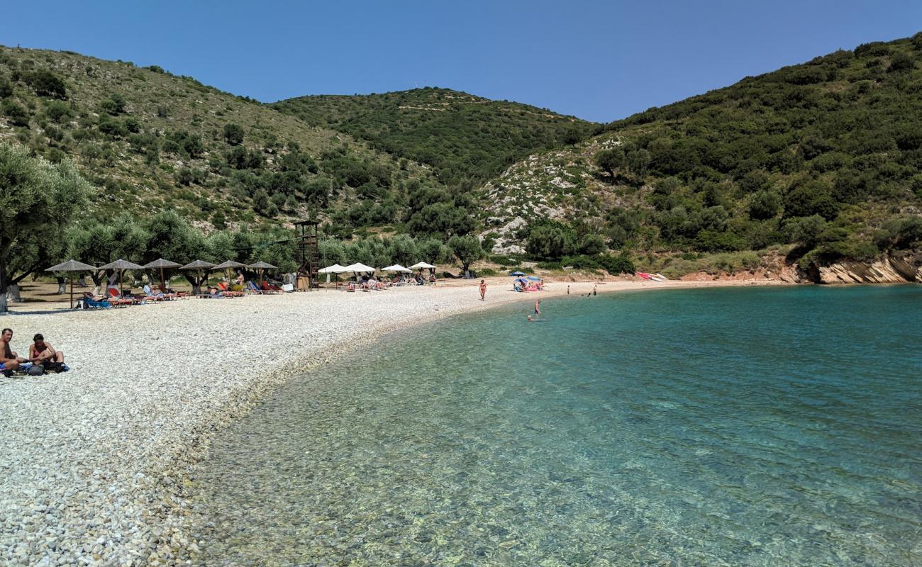 Photo de Filiatro Beach avec caillou clair de surface