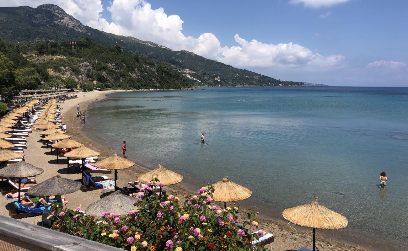 Photo de Porto Zorro Beach avec sable lumineux de surface