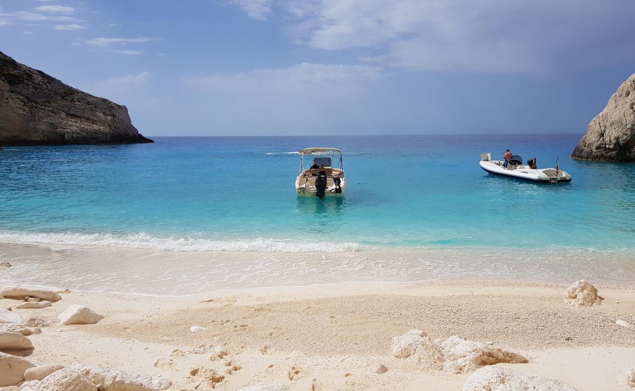 Photo de White Beach avec caillou fin clair de surface