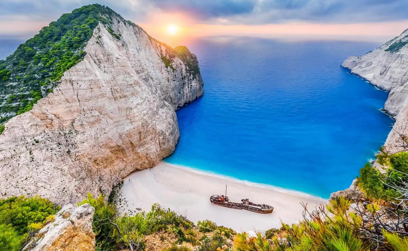 Photo de Plage de Navagio (Épave) avec caillou fin clair de surface