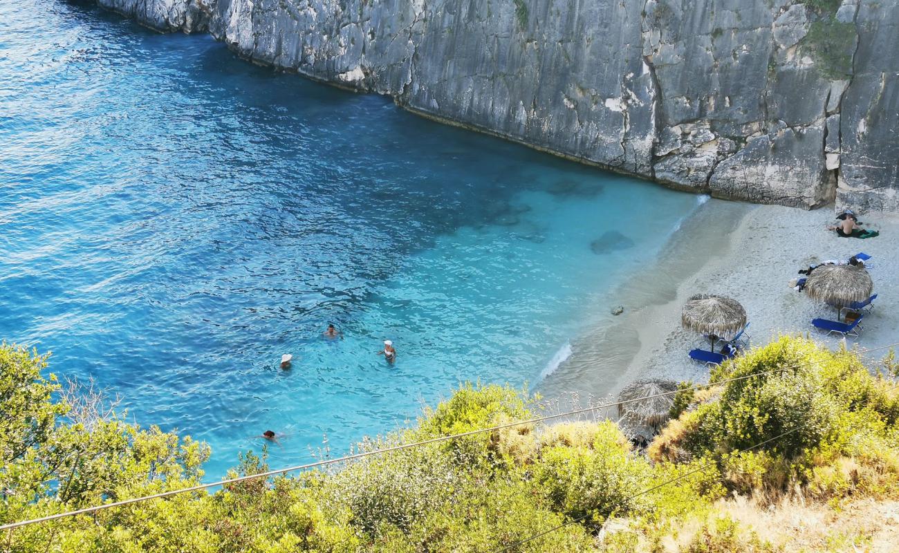 Photo de Plage de soufre de Xigia avec sable clair avec caillou de surface