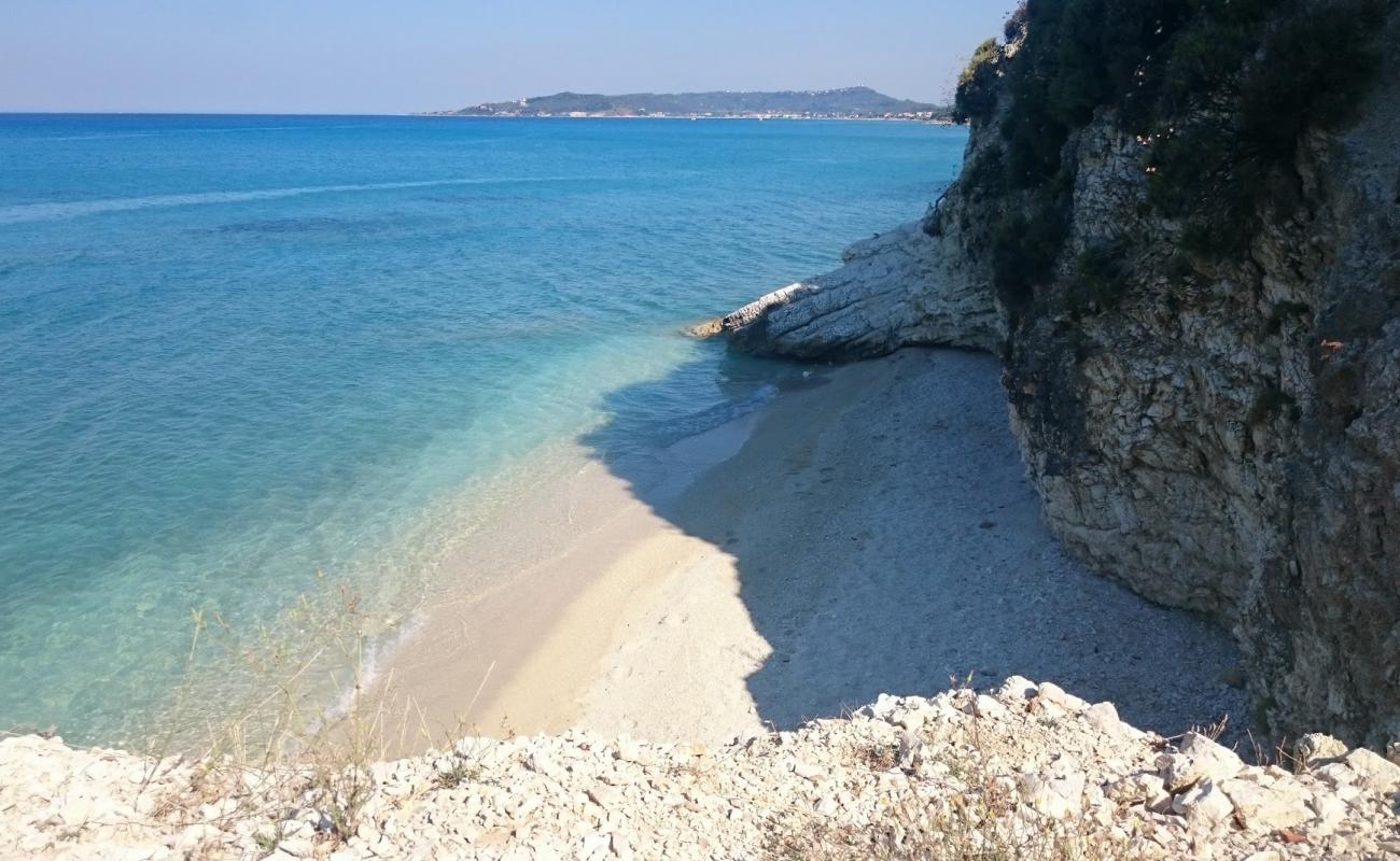 Photo de Xigia Sulfur Beach II avec sable clair avec caillou de surface