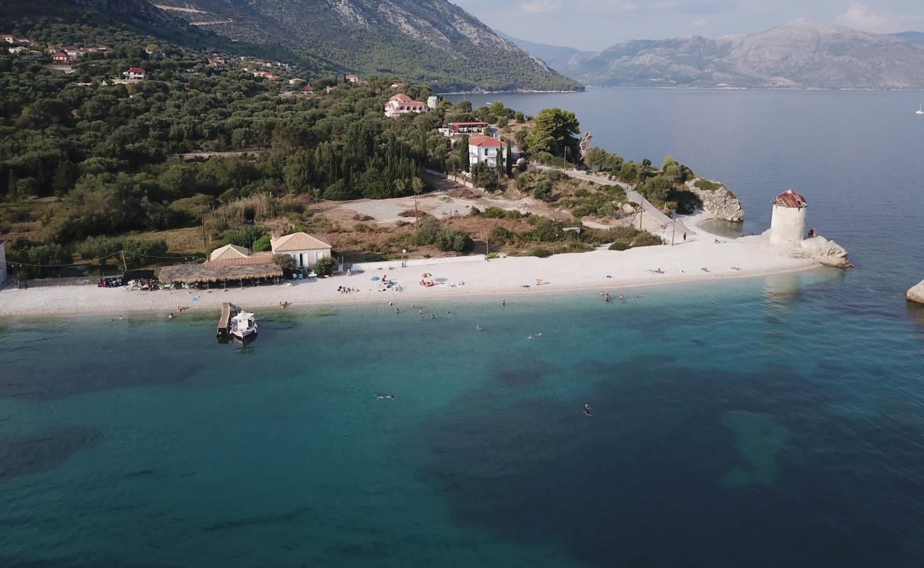 Photo de Agrapidia Beach avec caillou clair de surface