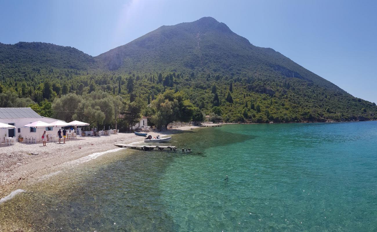 Photo de Episkopis - Gerolimis avec caillou clair de surface