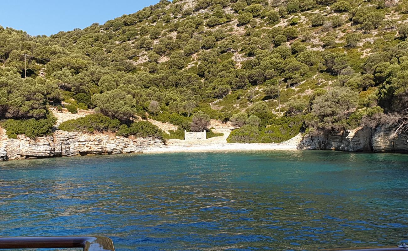 Photo de Kastos beach VI avec galets beige de surface