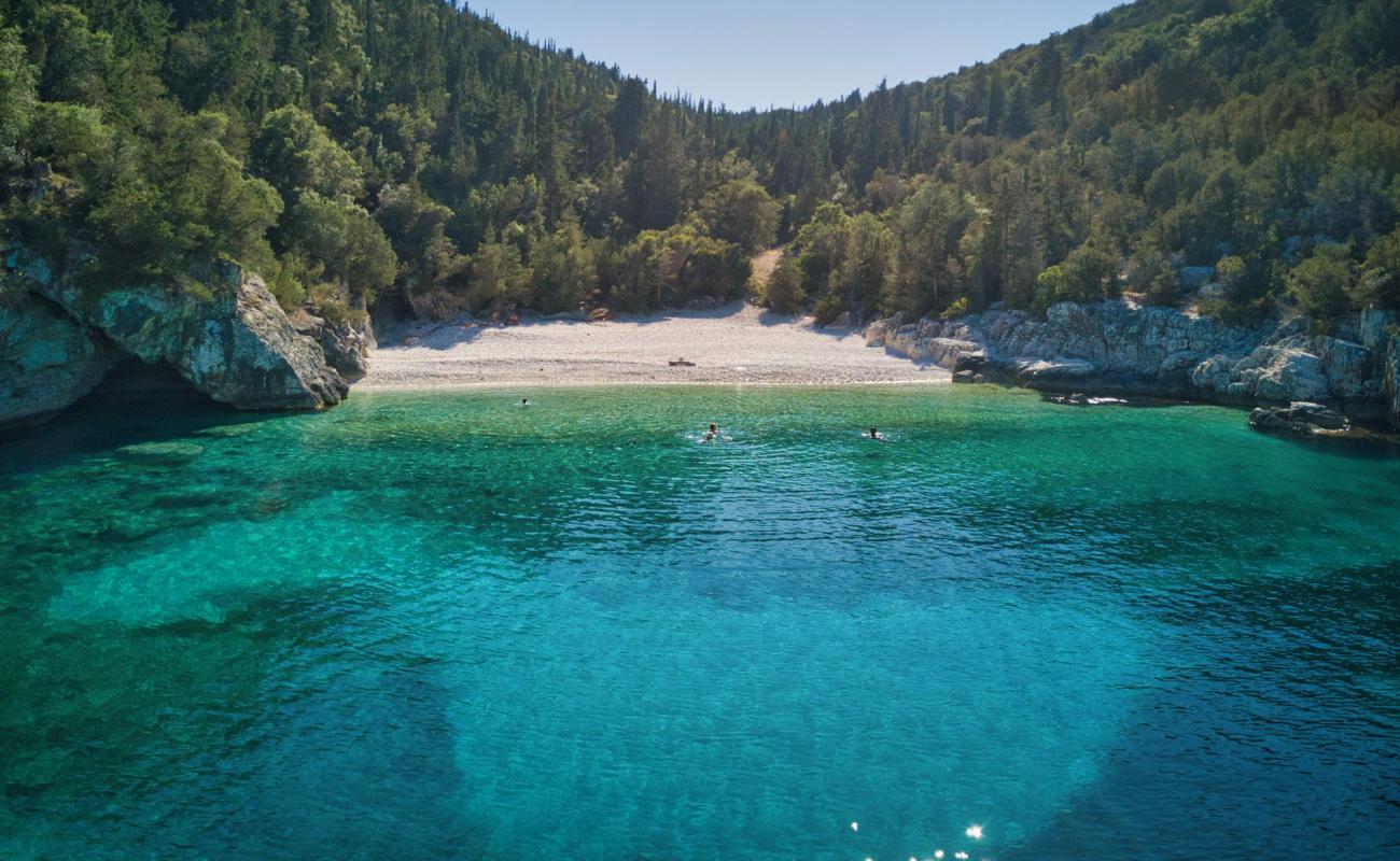 Photo de Dafnoudi beach avec caillou clair de surface