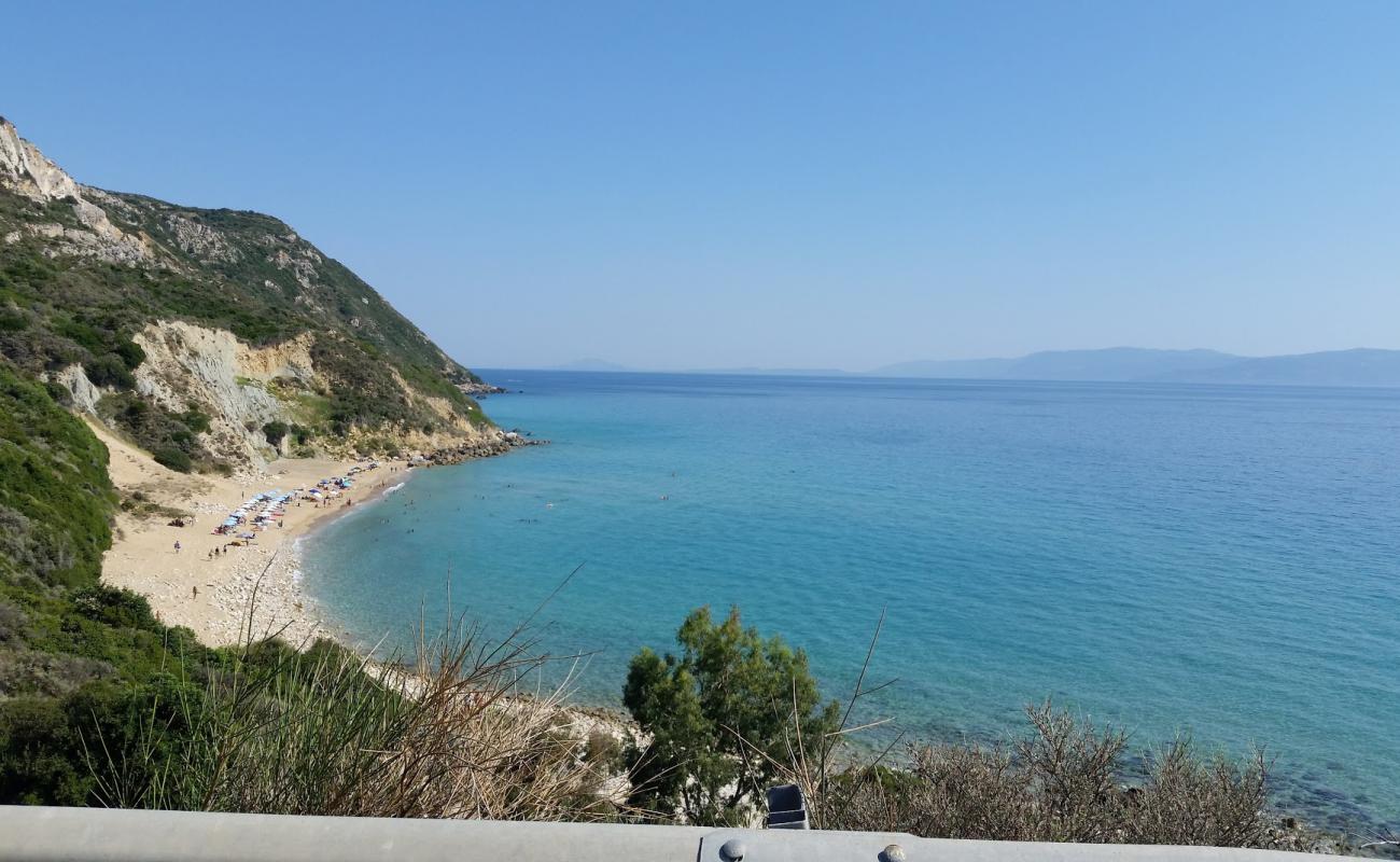 Photo de Paralia Koroni avec sable brun de surface