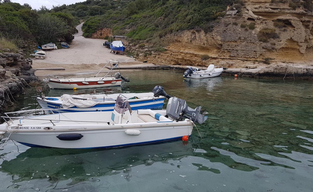 Photo de Paralia Pesada II avec terrain rocheux de surface
