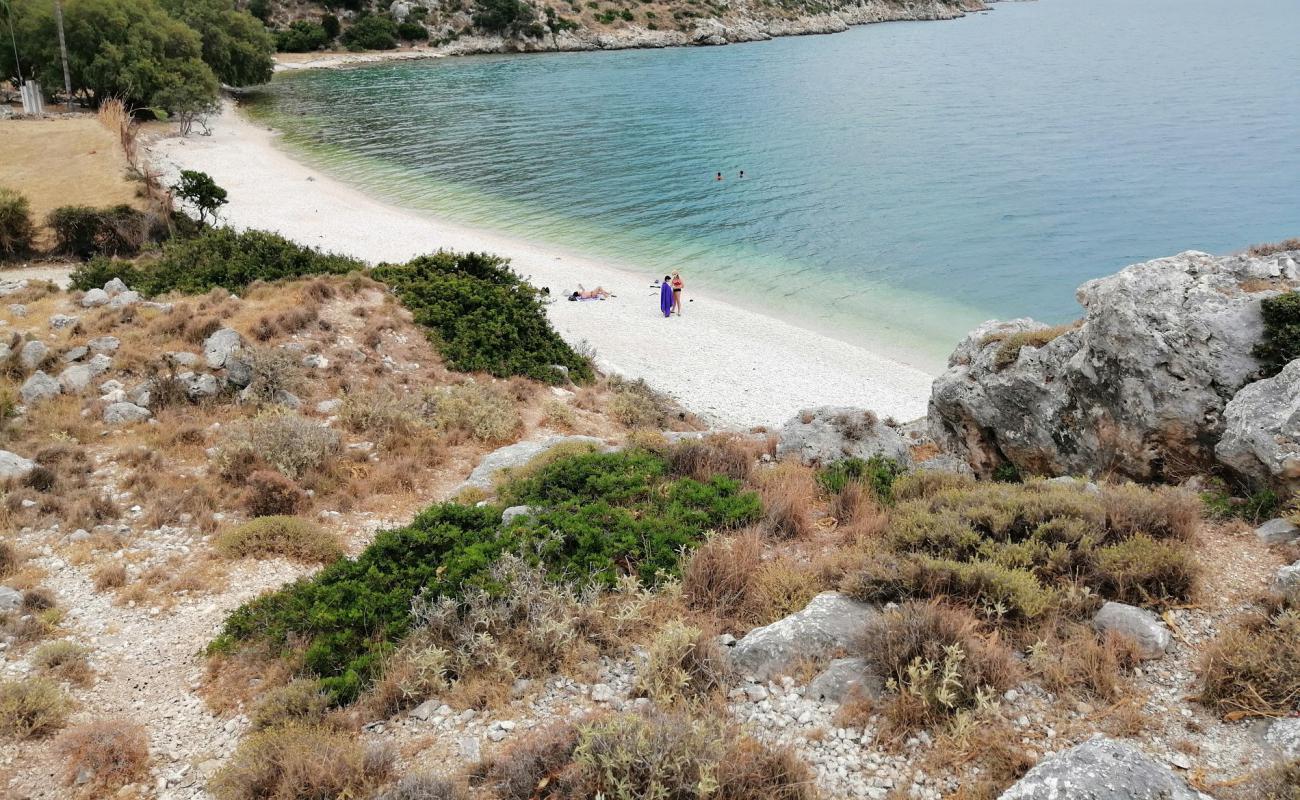 Photo de Kontogourata beach avec galets beige de surface