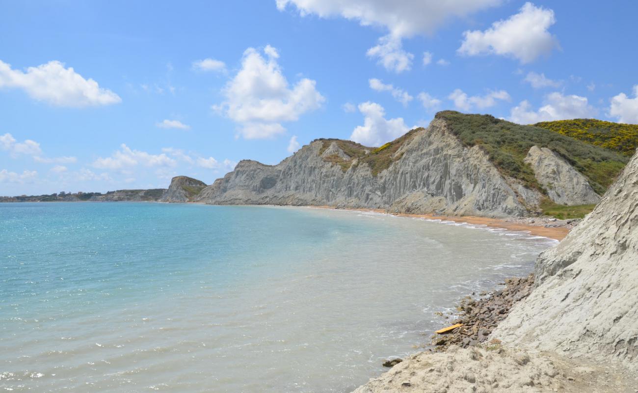 Photo de Koutala beach avec sable brun de surface