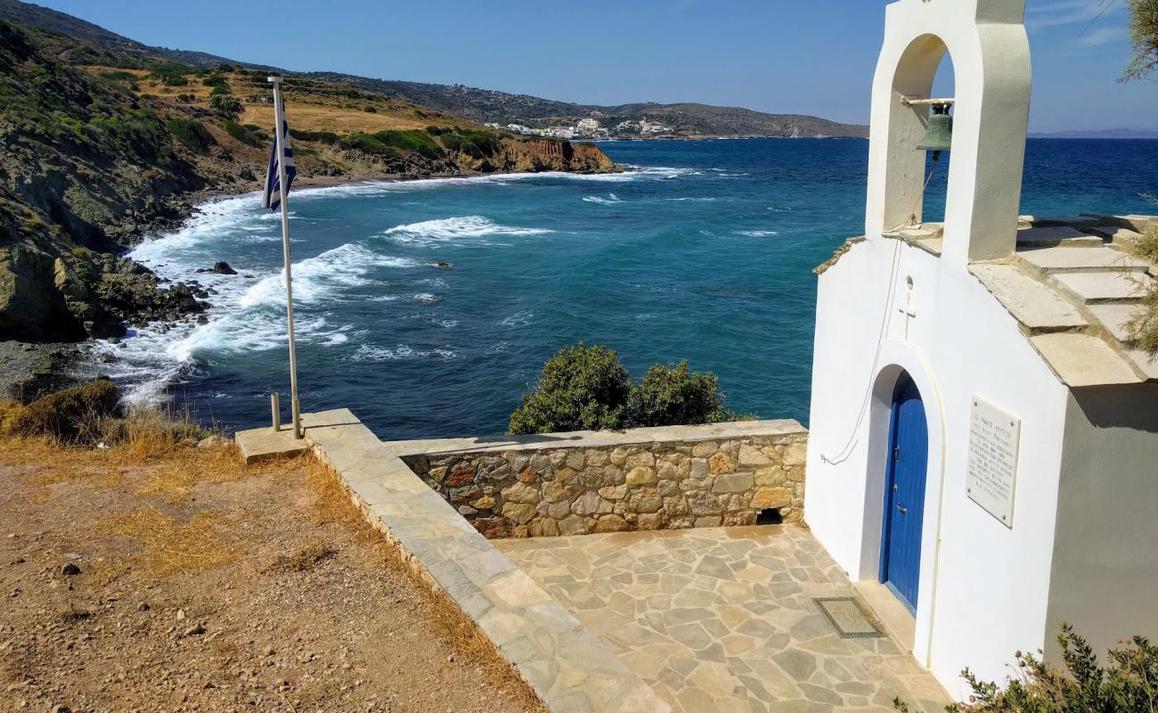 Photo de Paralia Lorentzo avec galets bruns de surface