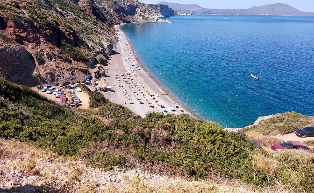 Photo de Paralia Firi Ammos avec galets bruns de surface