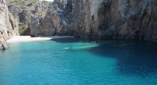 Kiriakoulou beach