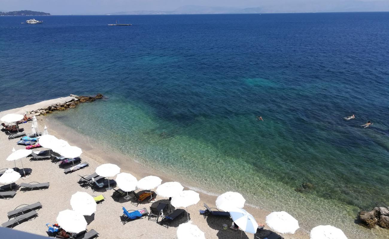Photo de Benitses beach III avec galets gris de surface
